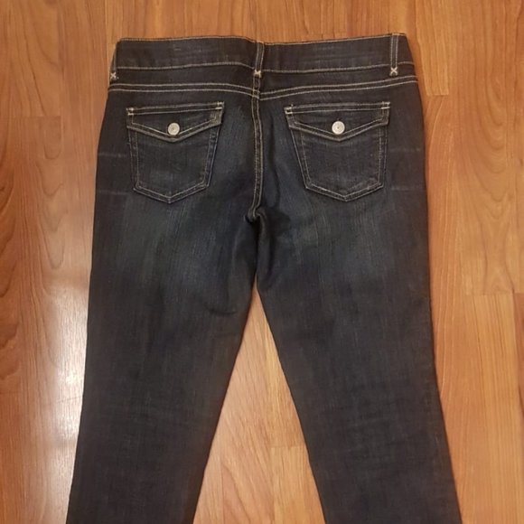 Women's Denim Capris - Picture 2 of 4